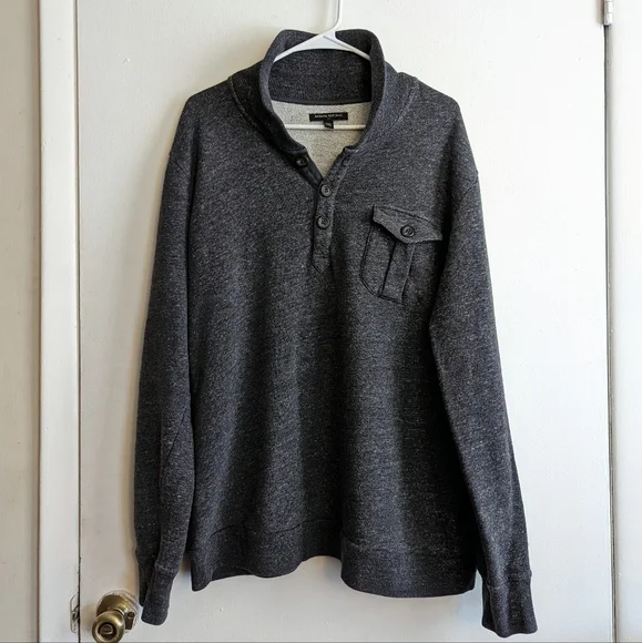 Men's Banana Republic Sweater - Picture 2 of 6